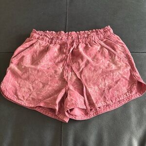 American Eagle Women’s Pink Floral Elastic Waist Shorts